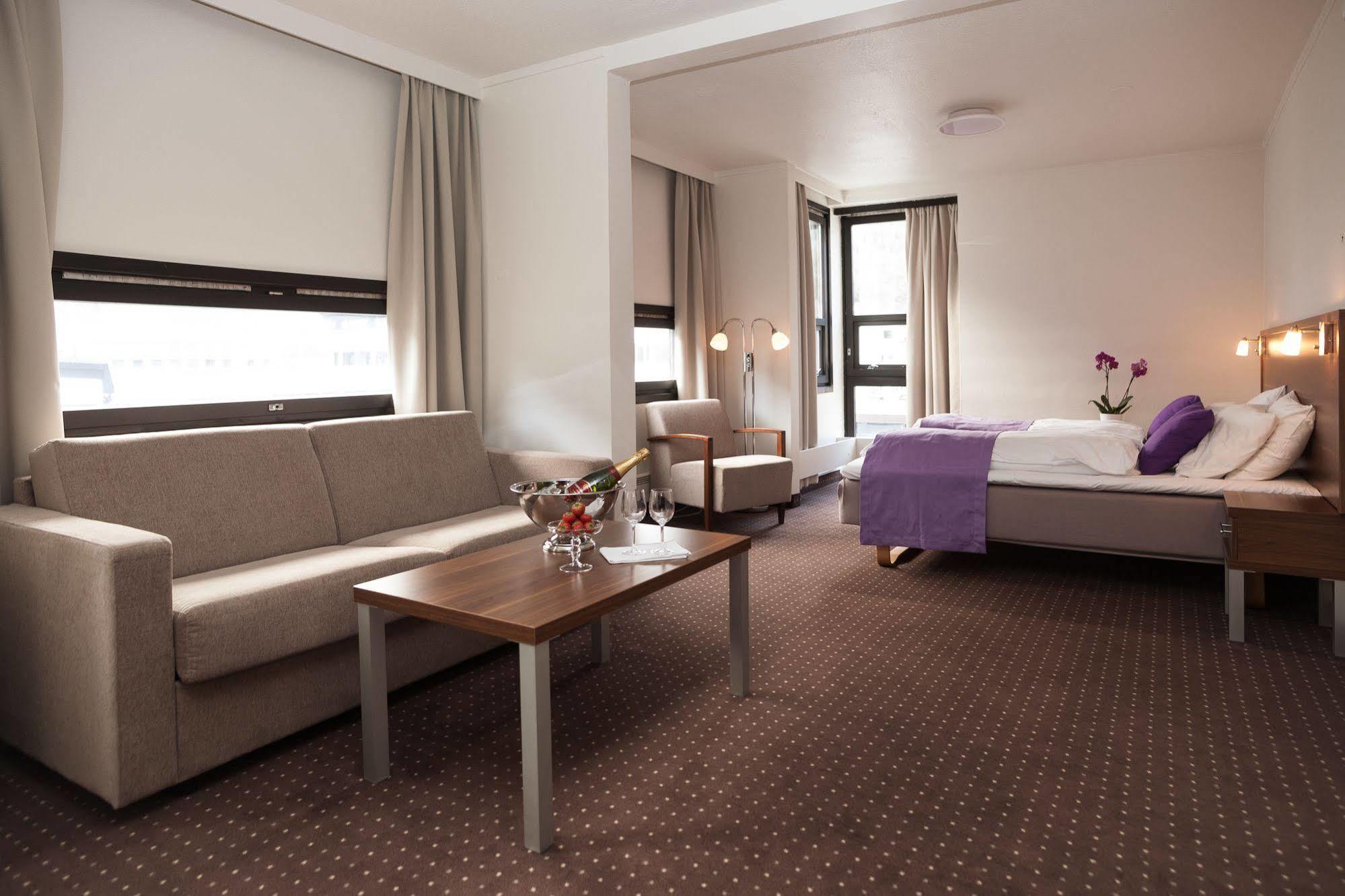 Thon Partner Hotel Утта Екстер'єр фото