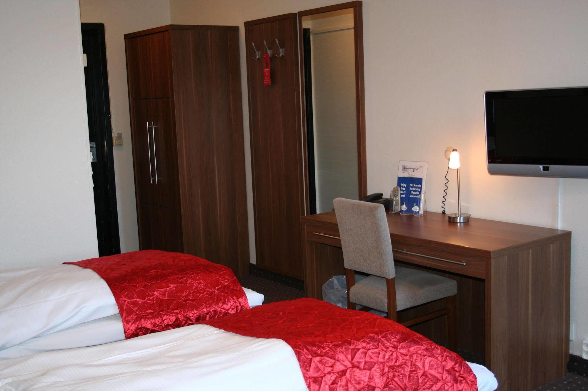 Thon Partner Hotel Утта Екстер'єр фото